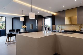 Intrahome Toscana Prime 3 χρώμα Βουρτσιστό Χρυσό έπιπλα κουζίνας 10 Μέτρα συνολικα τρέχον μέτρα Intrahome-65651012
