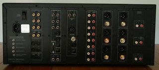 THETA CASABLANCA II Digital Preamplifier -DAC-thumb-4