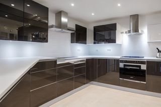 Intrahome Nova One 3 χρώμα Λακέ Λευκό Ματ έπιπλα κουζίνας 10 Μέτρα συνολικα τρέχον μέτρα Intrahome-65651235