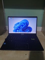 Πωλείται το laptop ASUS Vivobook E410K σε εξαιρετική κατάσταση, πλήρως λειτουργικό.