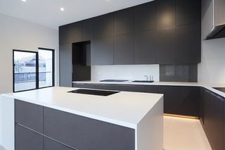 Intrahome Prisma Concept 2 χρώμα Λευκό Ματ Πάνω & Ανθρακί Κάτω έπιπλα κουζίνας 10 Μέτρα συνολικα τρέχον μέτρα Intrahome-65651561