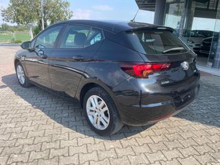 Opel Astra 2016-thumb-8