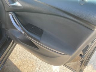 Opel Astra 2016-thumb-18