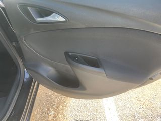 Opel Astra 2016-thumb-20