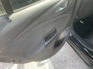 Opel Astra 2016-thumb-24