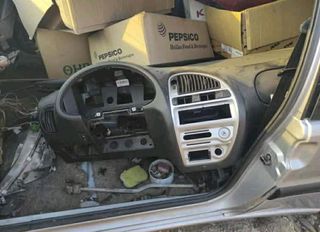 Citroen Saxo 2003-thumb-3