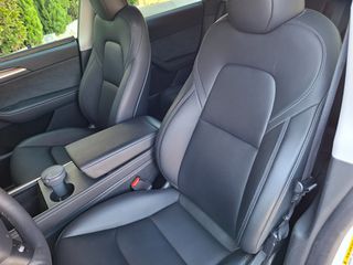Tesla Model Y 2023 LONG RANGE DUAL MOTOR-thumb-11
