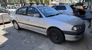 Toyota Avensis 1999