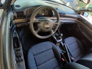 Audi A4 2000-thumb-5