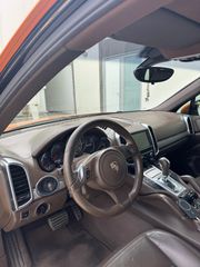 Porsche Cayenne 2012-thumb-11
