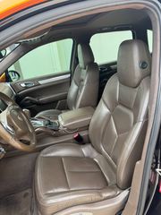 Porsche Cayenne 2012-thumb-12