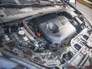 Jaguar E-Pace 2021 PANORAMA 1.5 P300E Plug In HEV 4WD R DYNAMIC SE-thumb-43