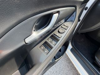 Hyundai i 30 2018 1.4 T-GDI 140PS /EURO6/LED-thumb-12