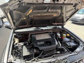 Isuzu D-Max 2010-thumb-12
