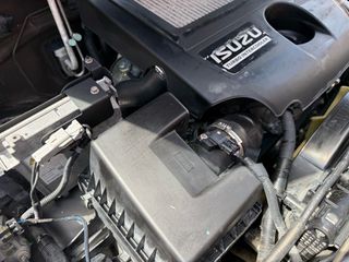 Isuzu D-Max 2010-thumb-13