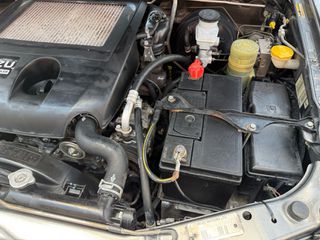 Isuzu D-Max 2010-thumb-14