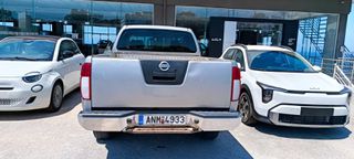 Nissan Navara 2011-thumb-2