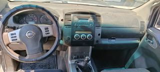 Nissan Navara 2011-thumb-3