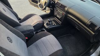 Volkswagen Passat 2002-thumb-5