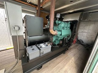 Γεννήτρια πετρελαίου 150kva , αυτόματης μεταγωγής και κινητήρας Mercedes .