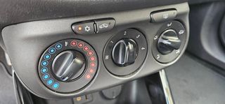 Opel Corsa 2016-thumb-13