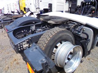 Volvo 2017 FH4 500-thumb-4