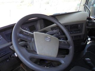 Volvo 2017 FH4 500-thumb-7