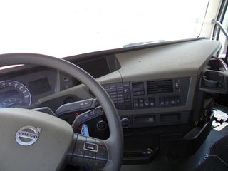 Volvo 2017 FH4 500-thumb-11