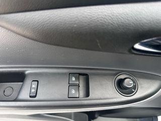 Opel Karl 2017-thumb-11