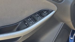 Ford Focus 2011 Bookservis full extra-thumb-9