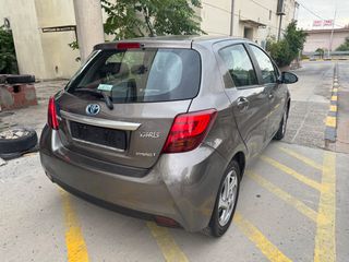 Toyota Yaris 2016-thumb-4