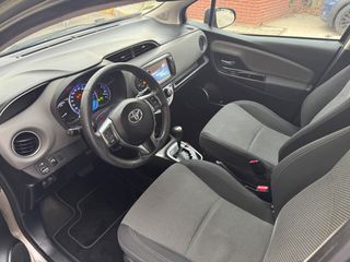 Toyota Yaris 2016-thumb-8
