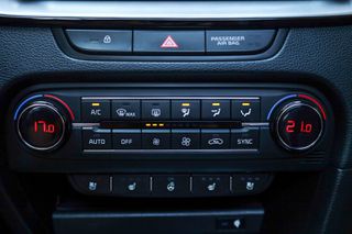 Kia XCeed 2020 1.6cc TGDI 204hp Platinum Edition PANORAMA-thumb-38