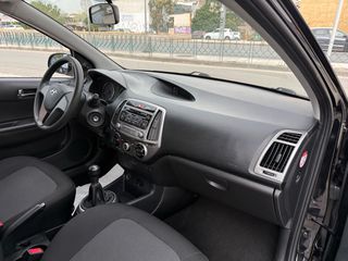 Hyundai i 20 2013-thumb-39