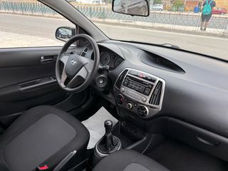 Hyundai i 20 2013-thumb-43