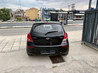 Hyundai i 20 2013-thumb-12