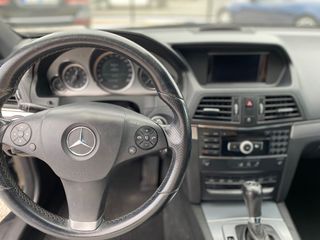 Mercedes-Benz E 200 2010 BlueEFFICIENCY Cabrio-thumb-11