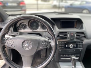 Mercedes-Benz E 200 2010 BlueEFFICIENCY Cabrio-thumb-12