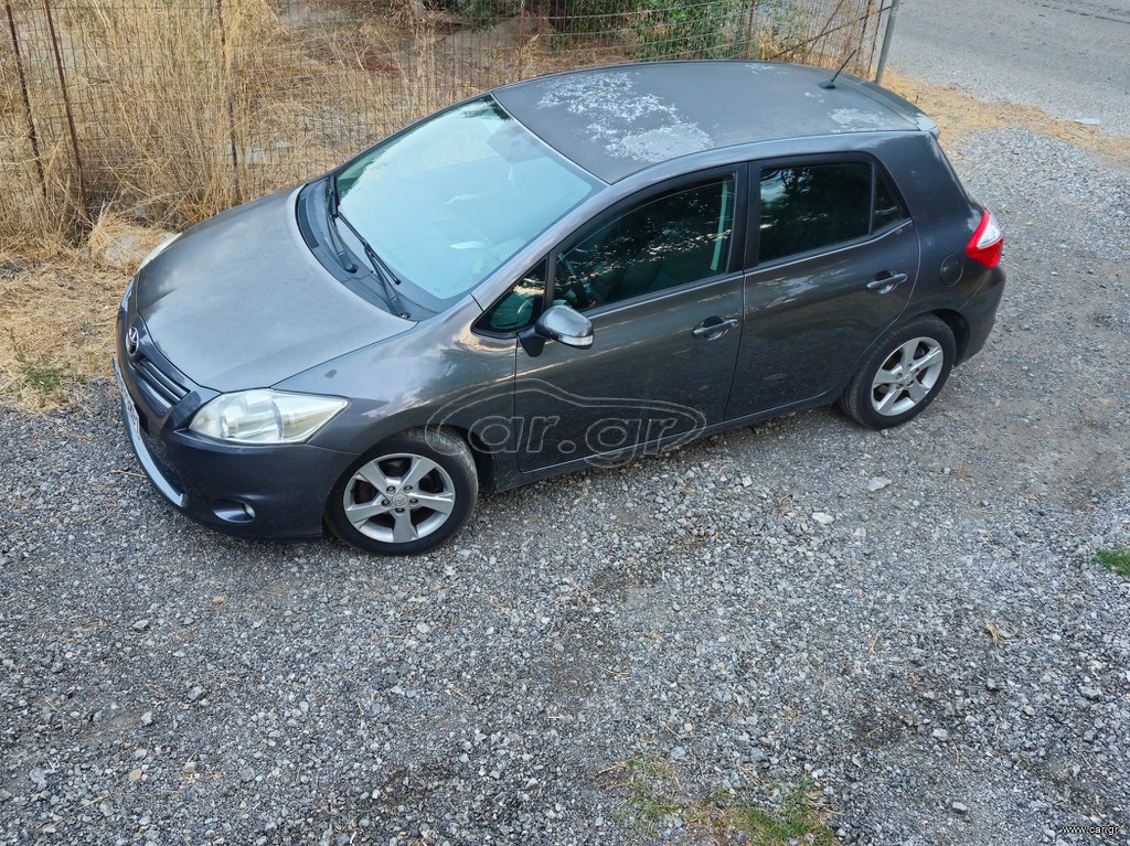 Toyota Auris 2011