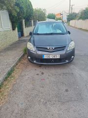 Toyota Auris 2011-thumb-1