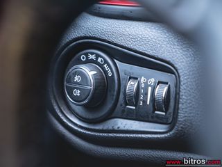 Jeep Renegade 2016 TRAILHAWK 2.0T DIESEL 170Hp 4x4 Automatic LOW LOCK-thumb-18