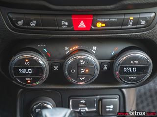 Jeep Renegade 2016 TRAILHAWK 2.0T DIESEL 170Hp 4x4 Automatic LOW LOCK-thumb-28