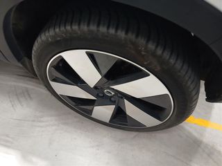 Volvo C40 2022 Recharge P8 AWD 408hp Launch Edition ΕΛΛΗΝΙΚΟ ΑΤΡΑΚΑΡΙΣΤΟ-thumb-4