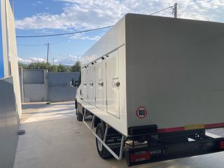 Παγωτατζίδικο Iveco 2016 ΔΙΠΛΟ ΤΡΟΧΟ ΜΕ ΕΡΑΣΙΤΕΧΝΙΚΟ ΔΙΠΛΩΜΑ ΧΩΡΙΣ ΤΑΧΟΓΡΑΦΟ-thumb-2