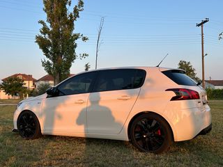 Peugeot 308 2020 GT LINE AUTOMATC 1.5-thumb-4