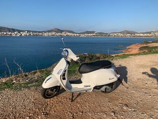 Vespa GTS Super 125 2024-thumb-1