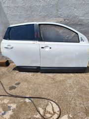 J10 Nissan Qasqhai 2007-2013 πόρτες δεξιές (5θέσιο) η πίσω φέρει ελαφρύ χτύπημα ,ανατρέξτε στισ φωτογραφίες ,είναι τονισμένο με κύκλο.