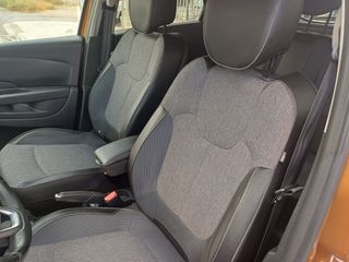 Renault Captur 2019-thumb-10