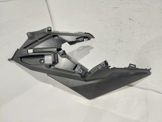 Πίσω δεξιό κάλυμμα δαπέδου από HONDA ADV 350 2022-24 (64433-K2L-D00)