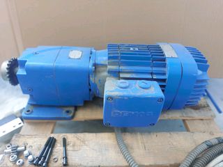 Μοτέρ Φρένου Demag (Τύπος KBA 100 A 4 R): Τριφασικό (380V), ισχύος 0.55 kW (0.75 HP),